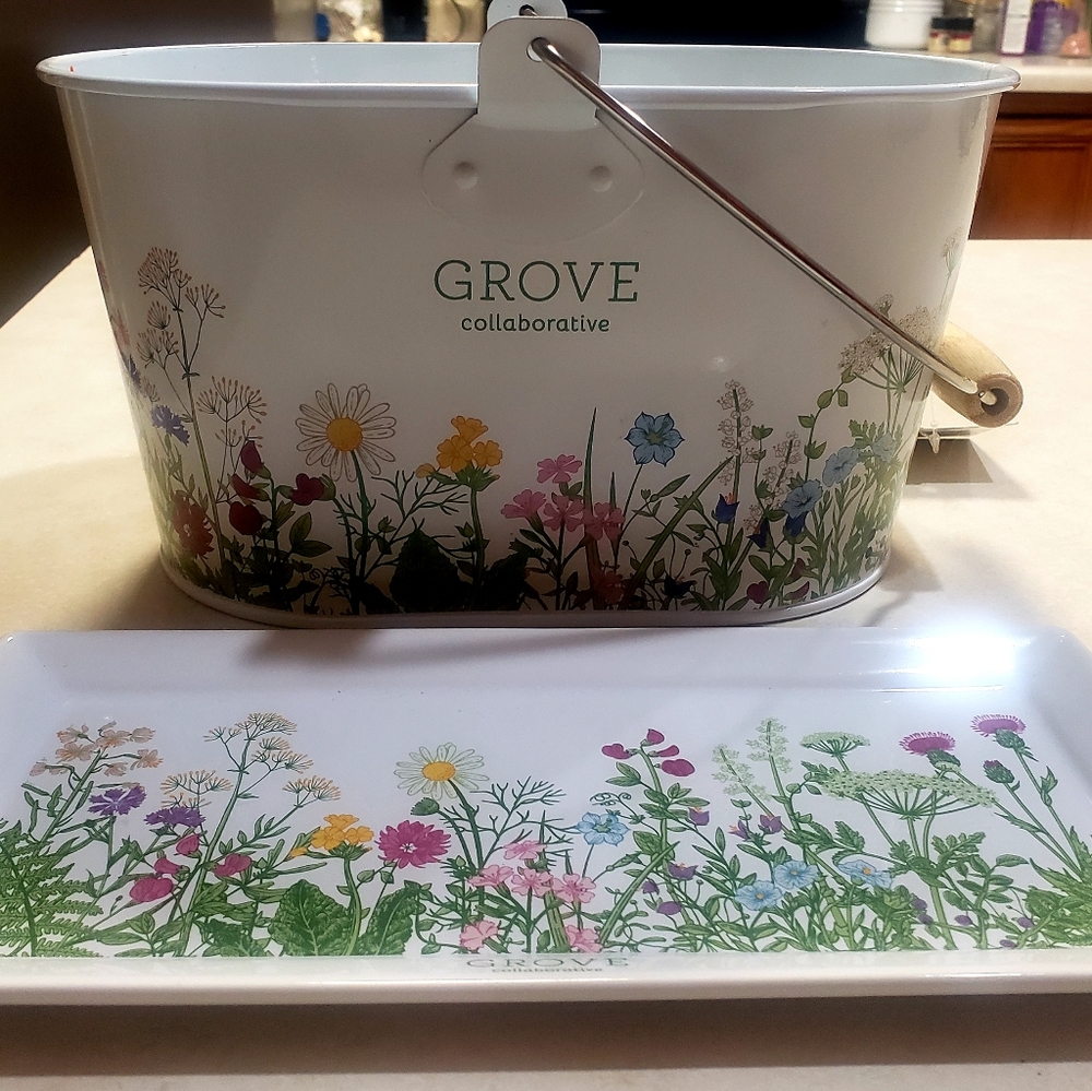 Grove Collaborative Floral Cleaning Caddy NWT